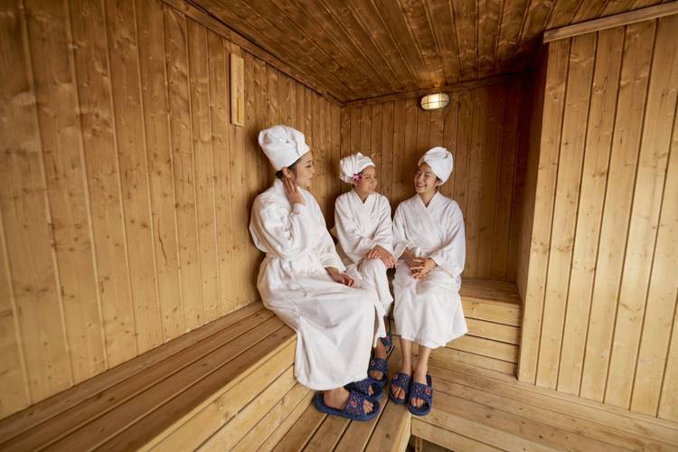 Sauna and Detox Therapy: Enhancing Wellness through Heat and Purification