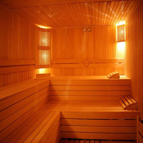 The Rejuvenating Powers of Sauna and Detox Tea: A Holistic Approach to Wellness