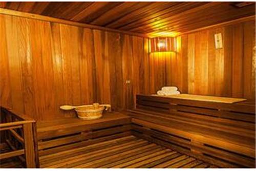 The Benefits of Sauna and a Healthy Diet: A Comprehensive Guide to Wellness and Vitality