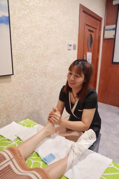 Benefits of Foot Massage: How a Foot Spa Can Improve Your Health